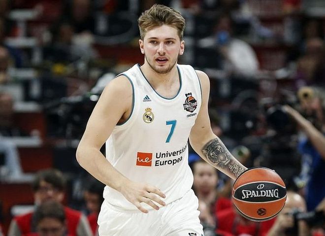 关于达拉斯独行侠内部会议纪要流出——冲刺阶段队长鼓劲；欧冠使命明确；更衣室氛围转暖的信息