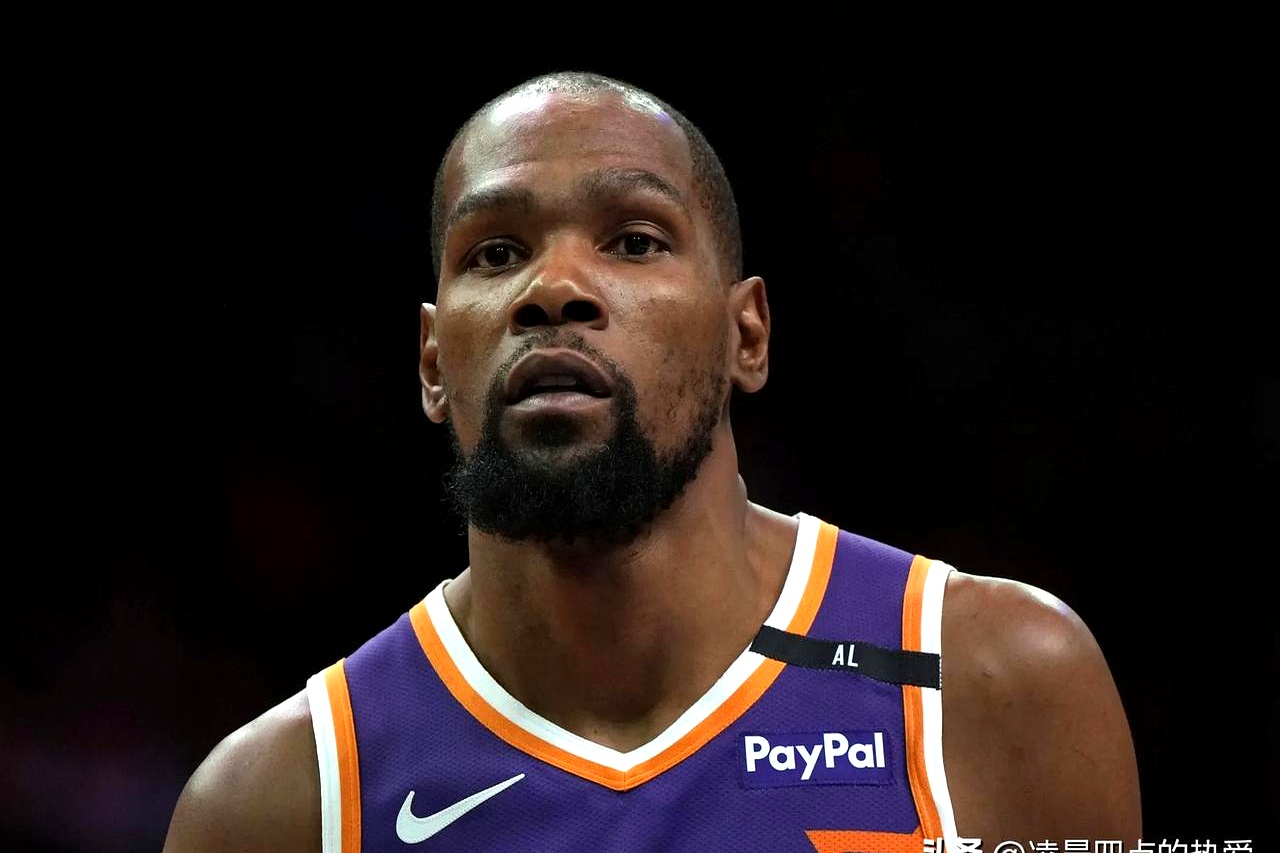 包含杜兰特回归赛场，高光表现首场状态亮眼，巴塞罗那观众沸腾！的词条